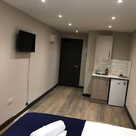 Bedfont House Apartment ฮิลลิงดัน ภายนอก รูปภาพ
