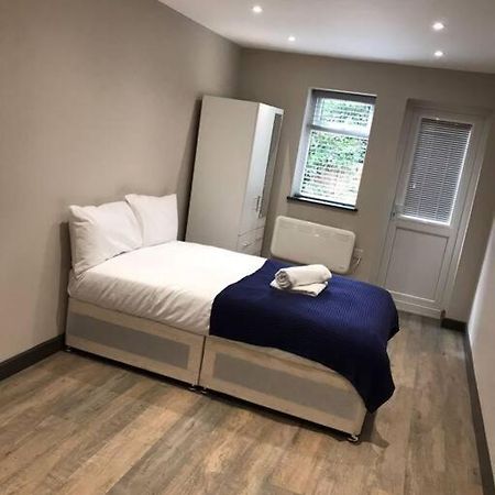 Bedfont House Apartment ฮิลลิงดัน ภายนอก รูปภาพ