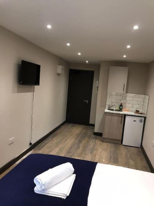 Bedfont House Apartment ฮิลลิงดัน ภายนอก รูปภาพ