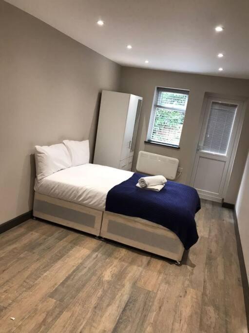 Bedfont House Apartment ฮิลลิงดัน ภายนอก รูปภาพ