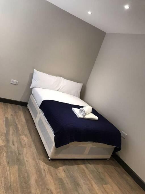 Bedfont House Apartment ฮิลลิงดัน ภายนอก รูปภาพ